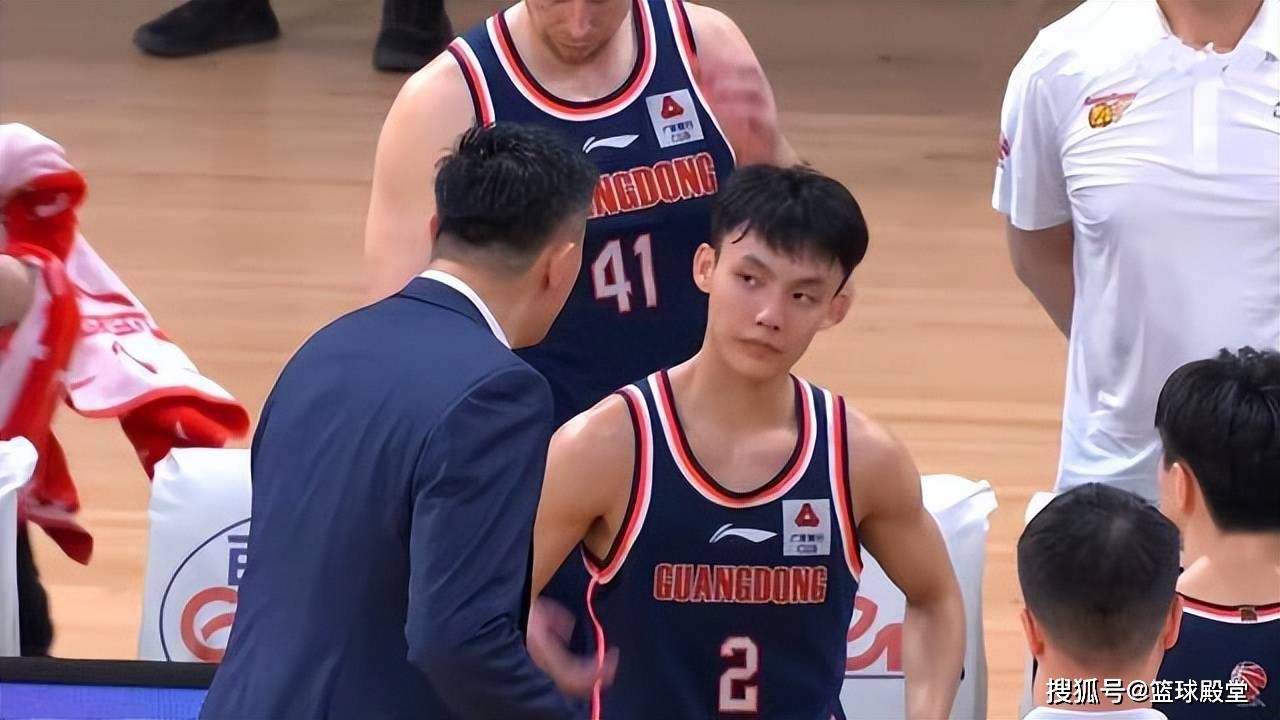 吴彦祖微博吴亦凡惊喜现身吴亦凡饰演银尘身姿挺拔、威风凛凛吴亦凡唐嫣杜鹃;打到过瘾吴亦凡在电影中过足了打戏瘾，更巧用弹力球，献上一记记霸气回旋踢，轻松KO围攻的黑手党